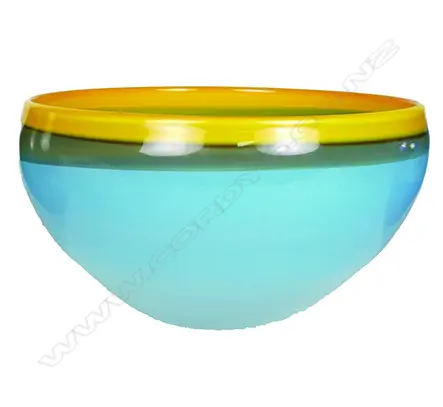 An early Ann Robinson Sunbeam Studio blown glass bowl Image 1++