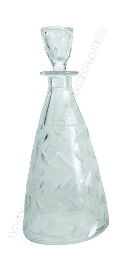 A Clyne Farquharson cut crystal decanter Image 1++