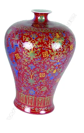 A 20thC Museum copy of a Qianlong vase Image 1++