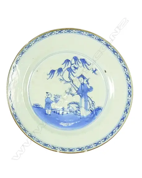 An 18thC/19thC Chinese export porcelain plate Image 1++