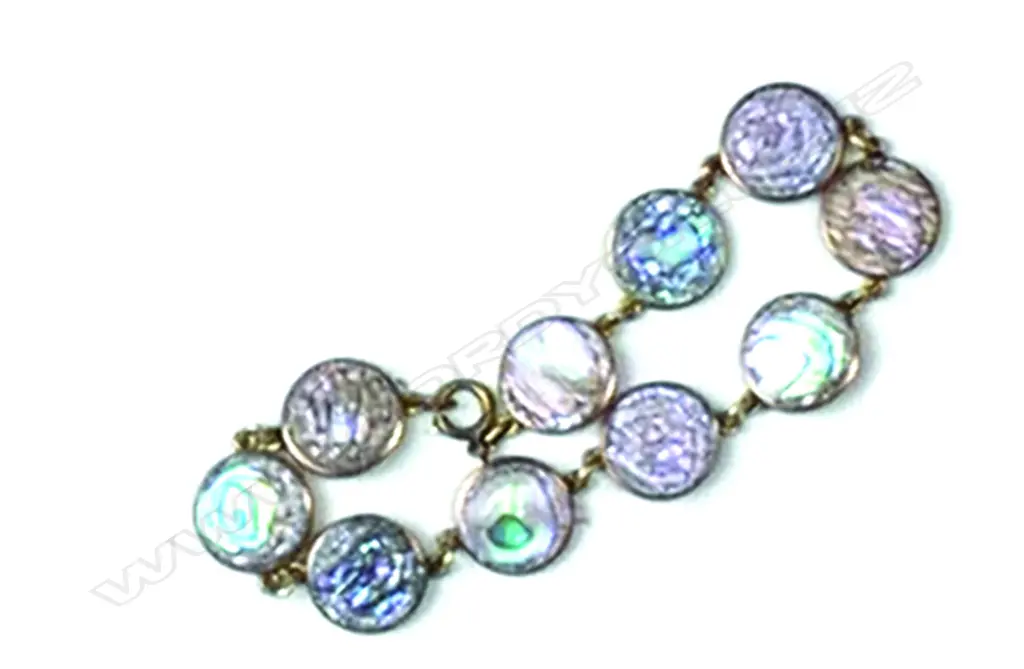 A N.Z. 9ct gold and paua bracelet Image 1++