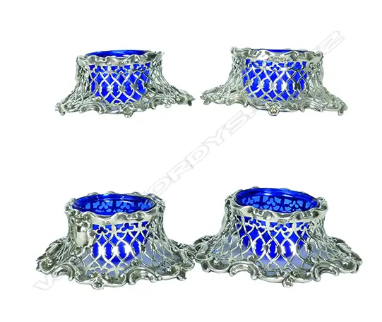 A matching set of four early Victorian period silver salts Image 1++