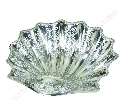 A Victorian silver large bonbon dish Image 1++
