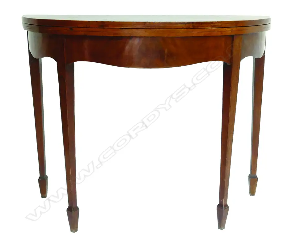 A Georgian mahogany flap-top demilune supper table Image 1++