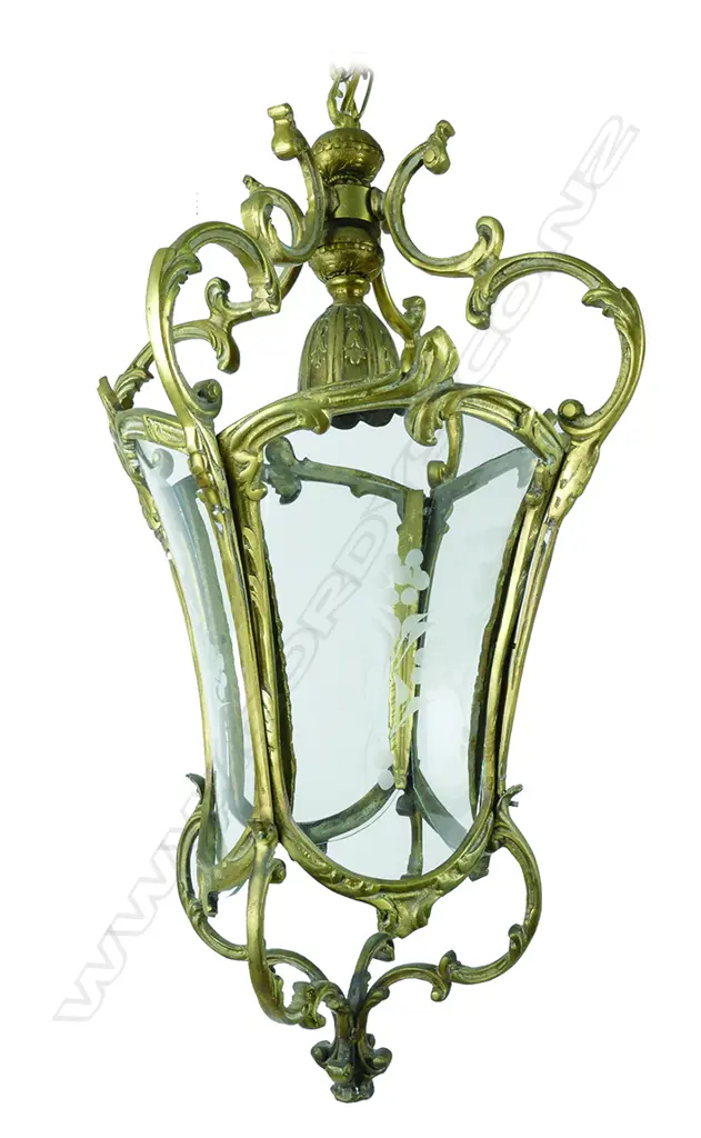 A cast brass hanging Venetian style Portico lamp Image 1++