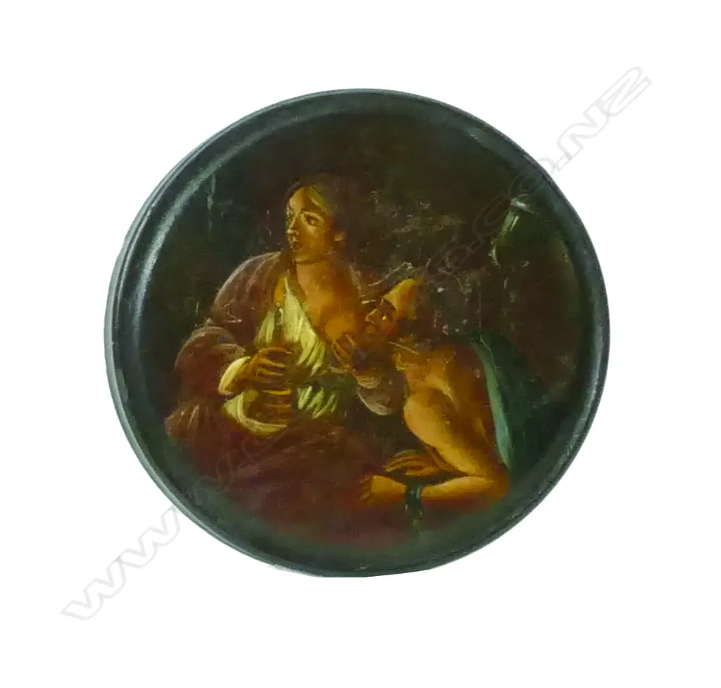 A Georgian circular papier-mâché table snuff box Image 1++