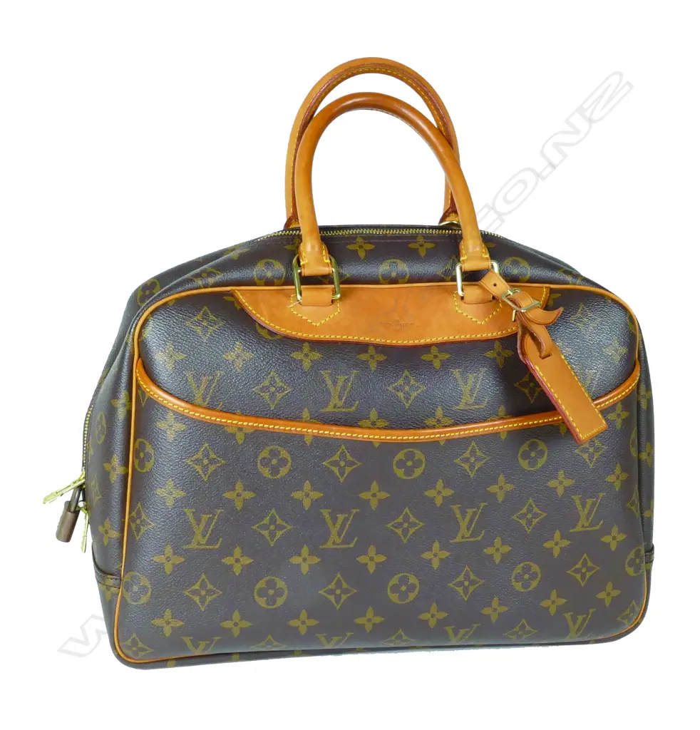 A Louis Vuitton Deauville handbag Image 1++