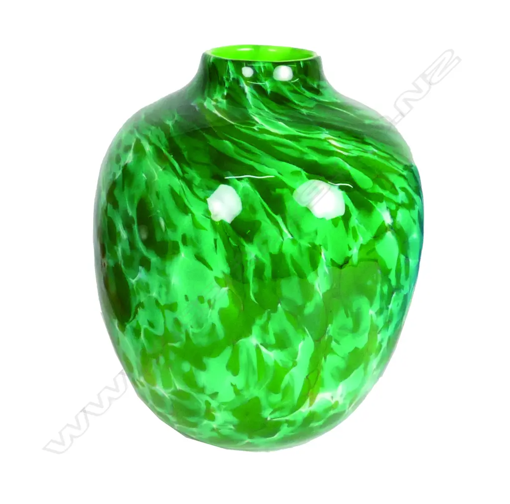 A Garry Nash studio glass vase Image 1++