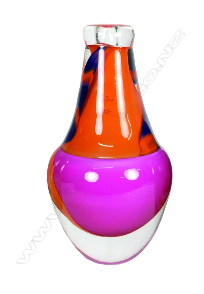 An impressive and heavy Hoglund glass vase Image 1++