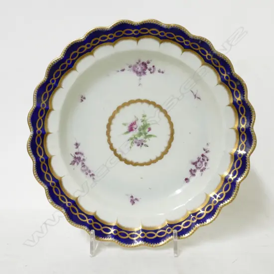 An early Dr. Wall Worcester shallow dish