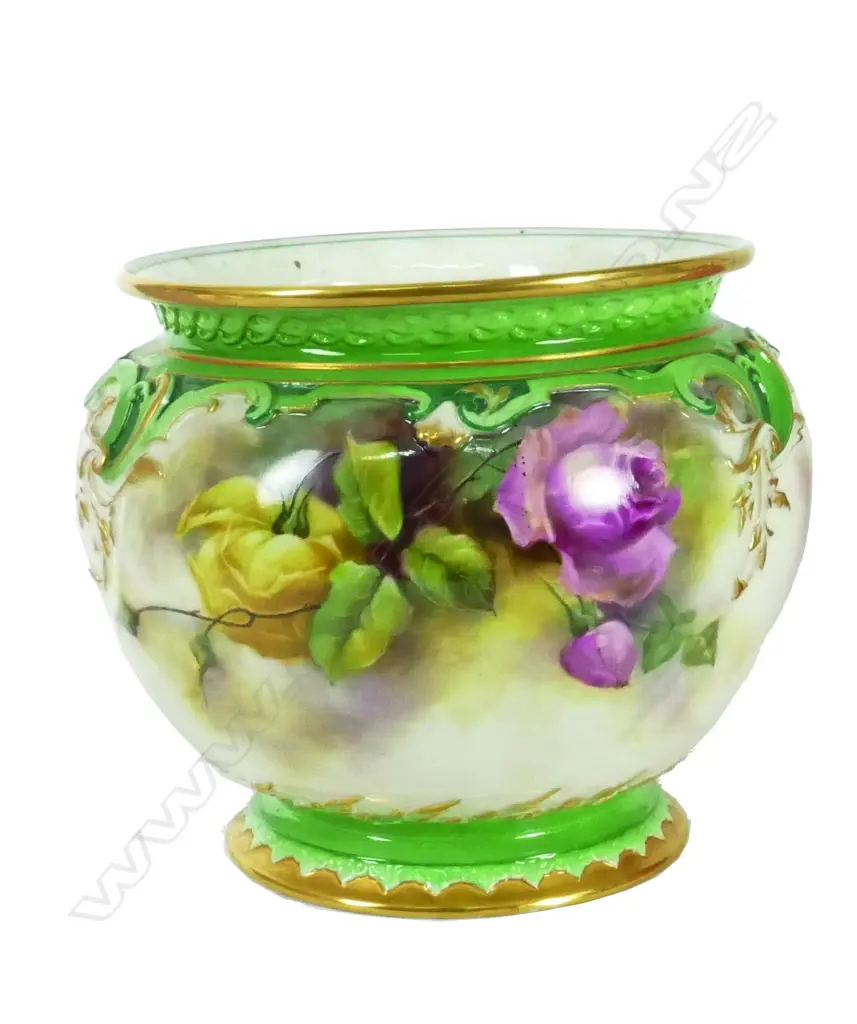 A Royal Worcester jardiniere Image 1++