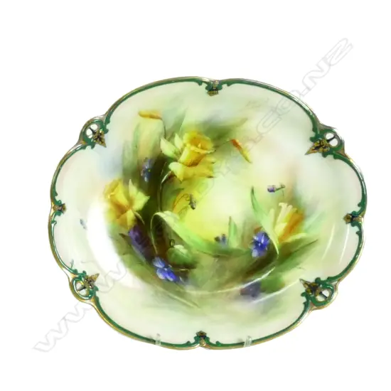 A Hadley's Worcester cabinet plate