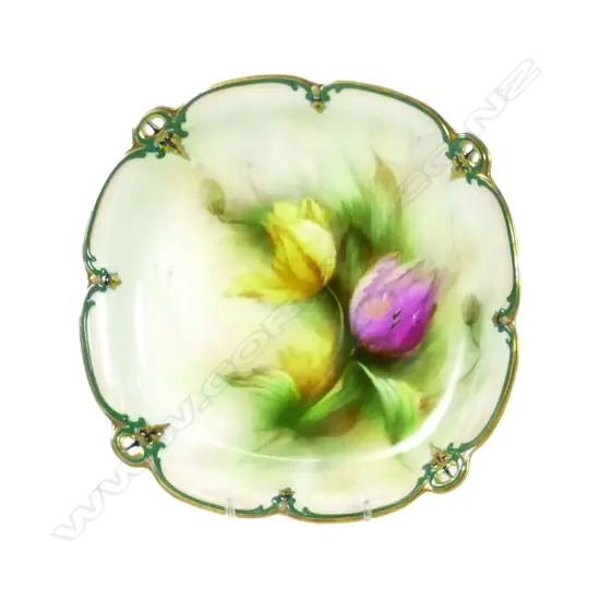 A Hadley's Worcester cabinet plate