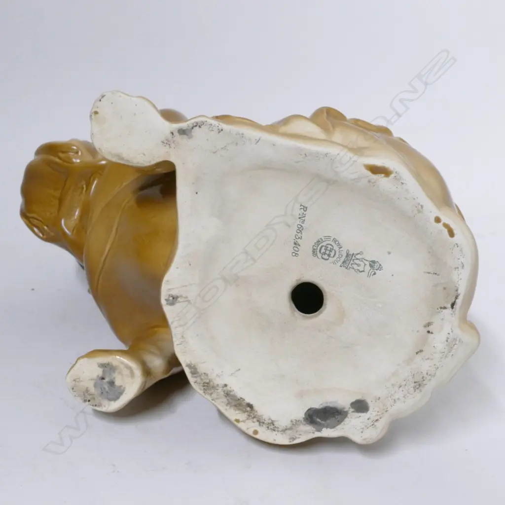 A Royal Doulton WWI bulldog in khaki tone Image 1++