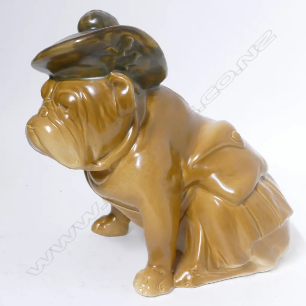 A Royal Doulton WWI bulldog in khaki tone Image 1++