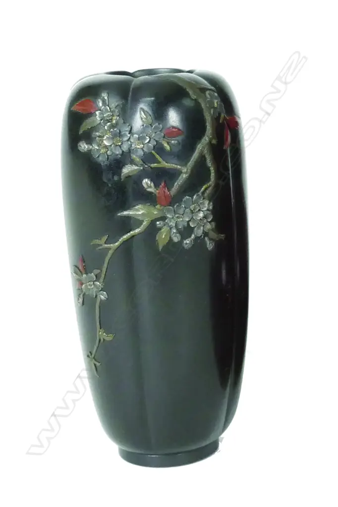 A Japanese small inlaid bronze vase from the Nogawa workshop Image 1++
