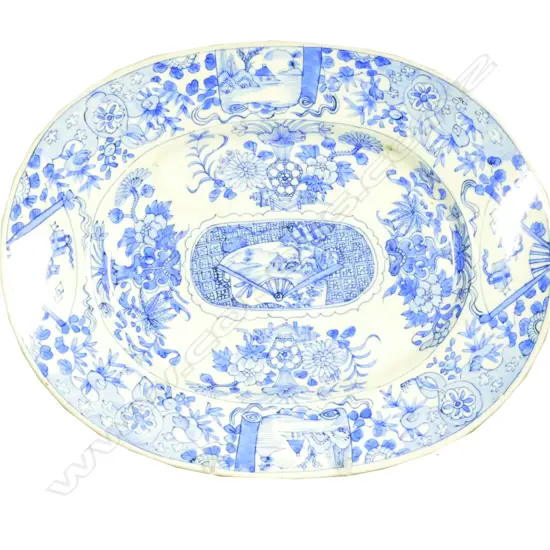 A Chinese porcelain oval plate