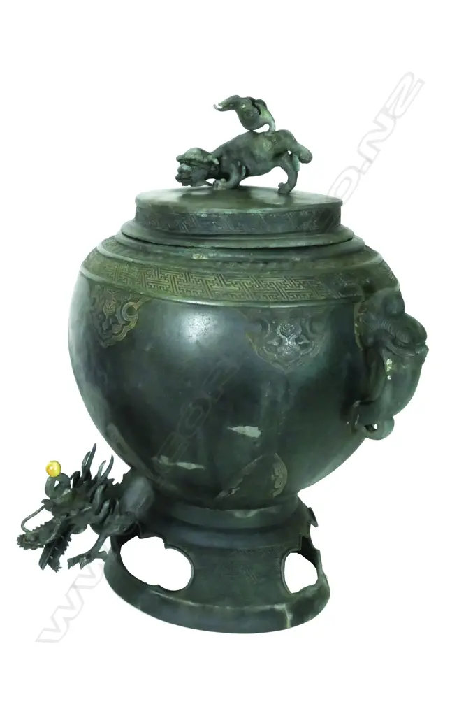 An early 19thC Chinese temple water urn Image 1++