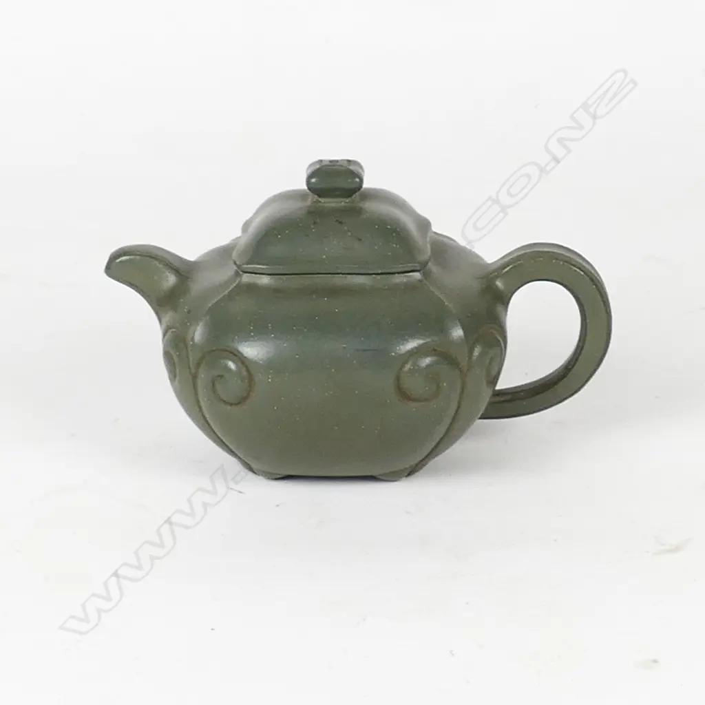 A Chinese Yixing ceramic teapot Image 1++