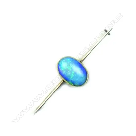 An early 20thC 9ct. yellow gold and opal bar brooch