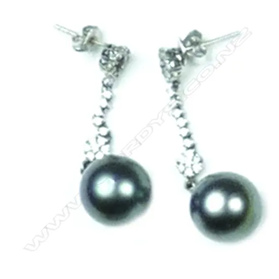 A pair of 18ct white gold