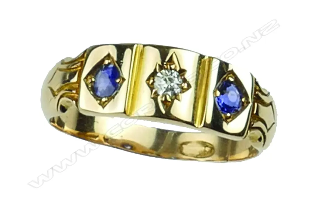 An antique 18ct. gold sapphire and diamond ring Image 1++