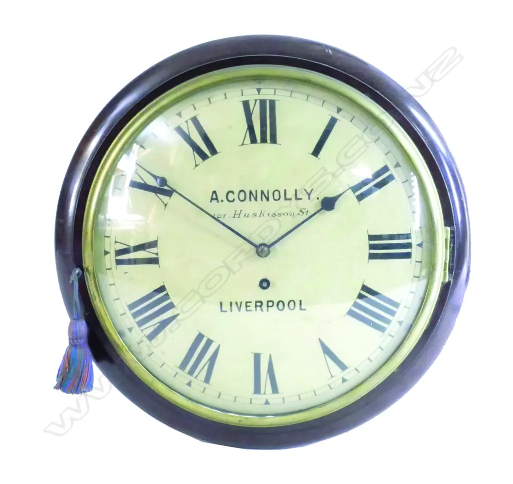 A circular dial fusée  wall clock Image 1++