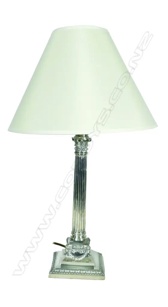 A quality early 20thC silver plate Corinthian column table lamp Image 1++