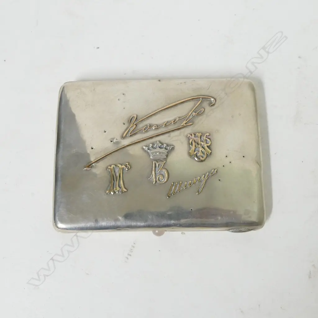 A Russian silver presentation cigarette case Image 1++