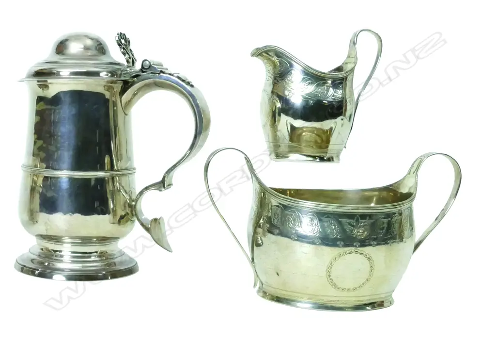 A George III silver tankard Image 1++
