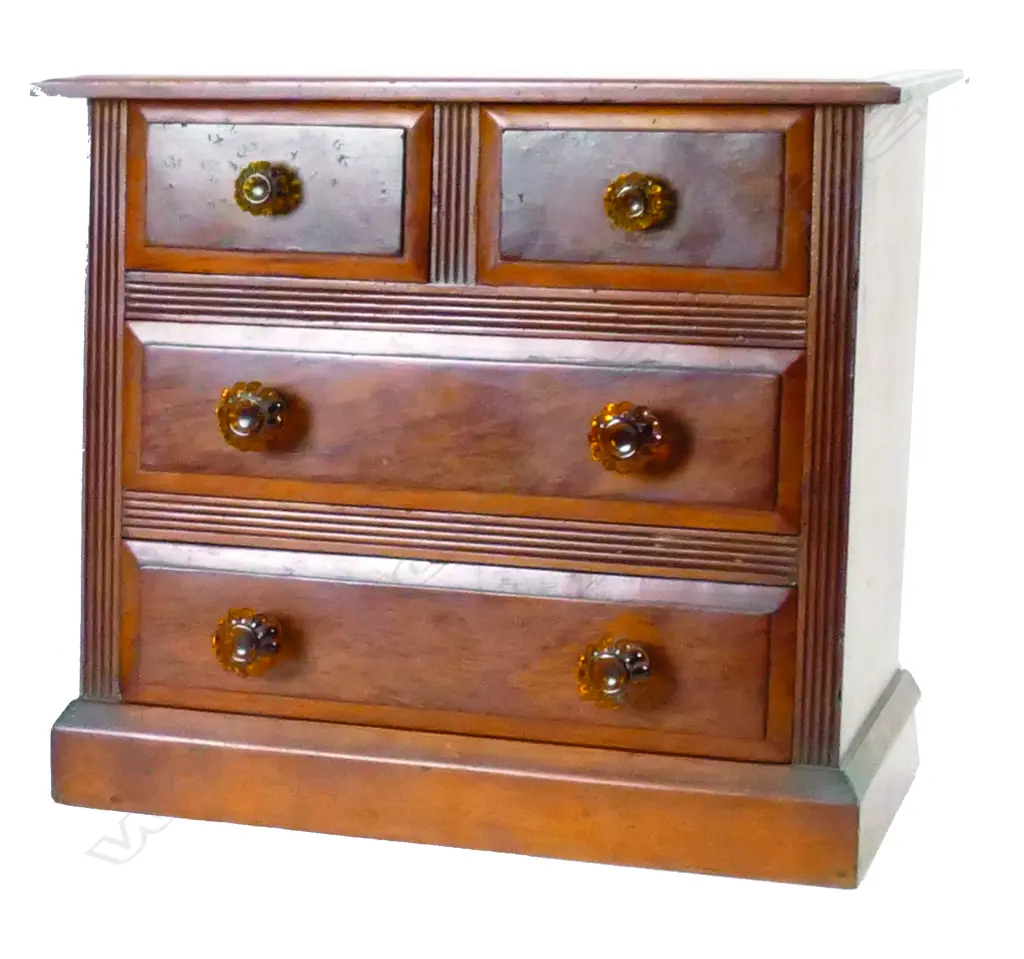 A N.Z. native timber miniature chest of drawers Image 1++