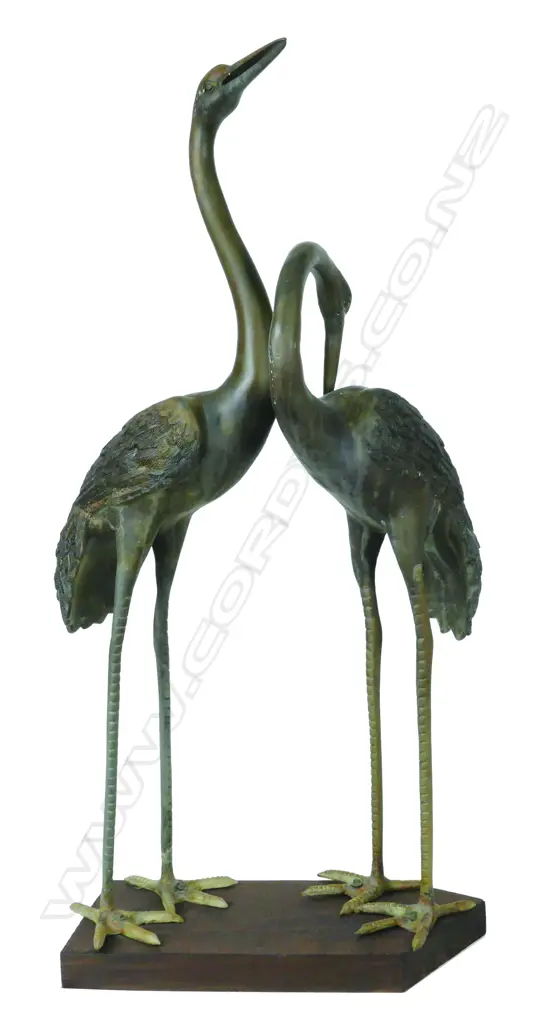 A pair of Japanese early 20thC bronze heron sculptures Image 1++