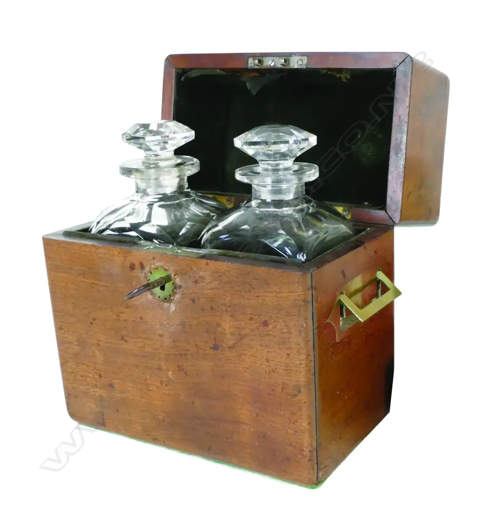 A 19thC mahogany cased campaign decanter set Image 1++