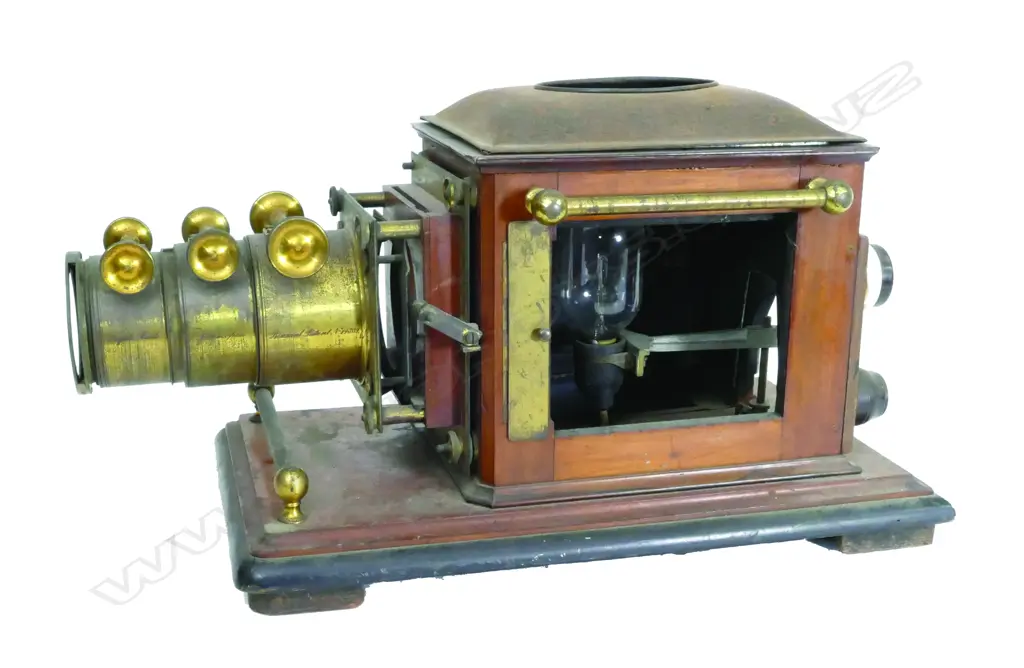 A large c.1900 Walter Tyler of London Magic Lantern Image 1++