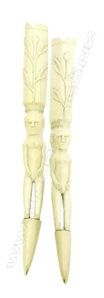 A pair of North African Tuareg metal earrings Image 1++