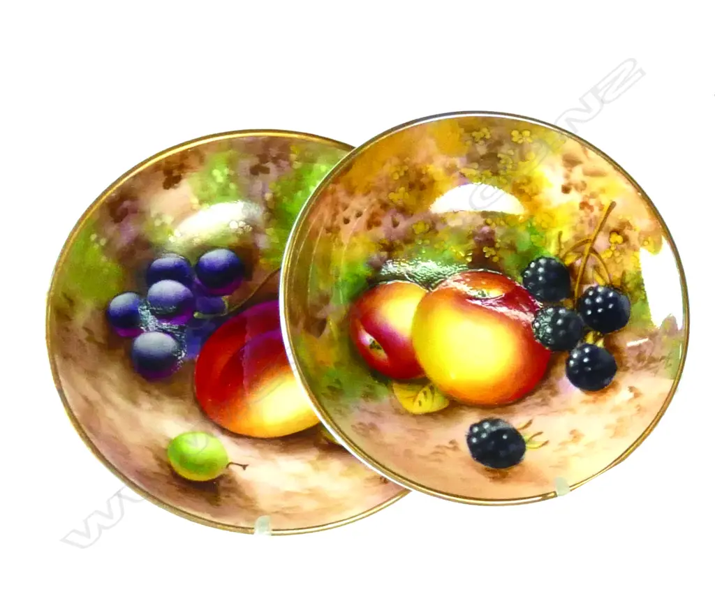 Two small Royal Worcester saucer dishes Image 1++