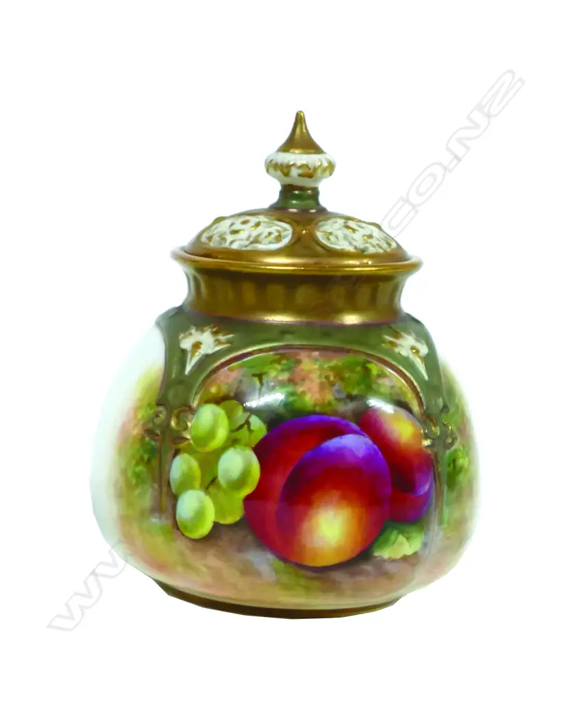 A small Royal Worcester potpourri lidded vase Image 1++