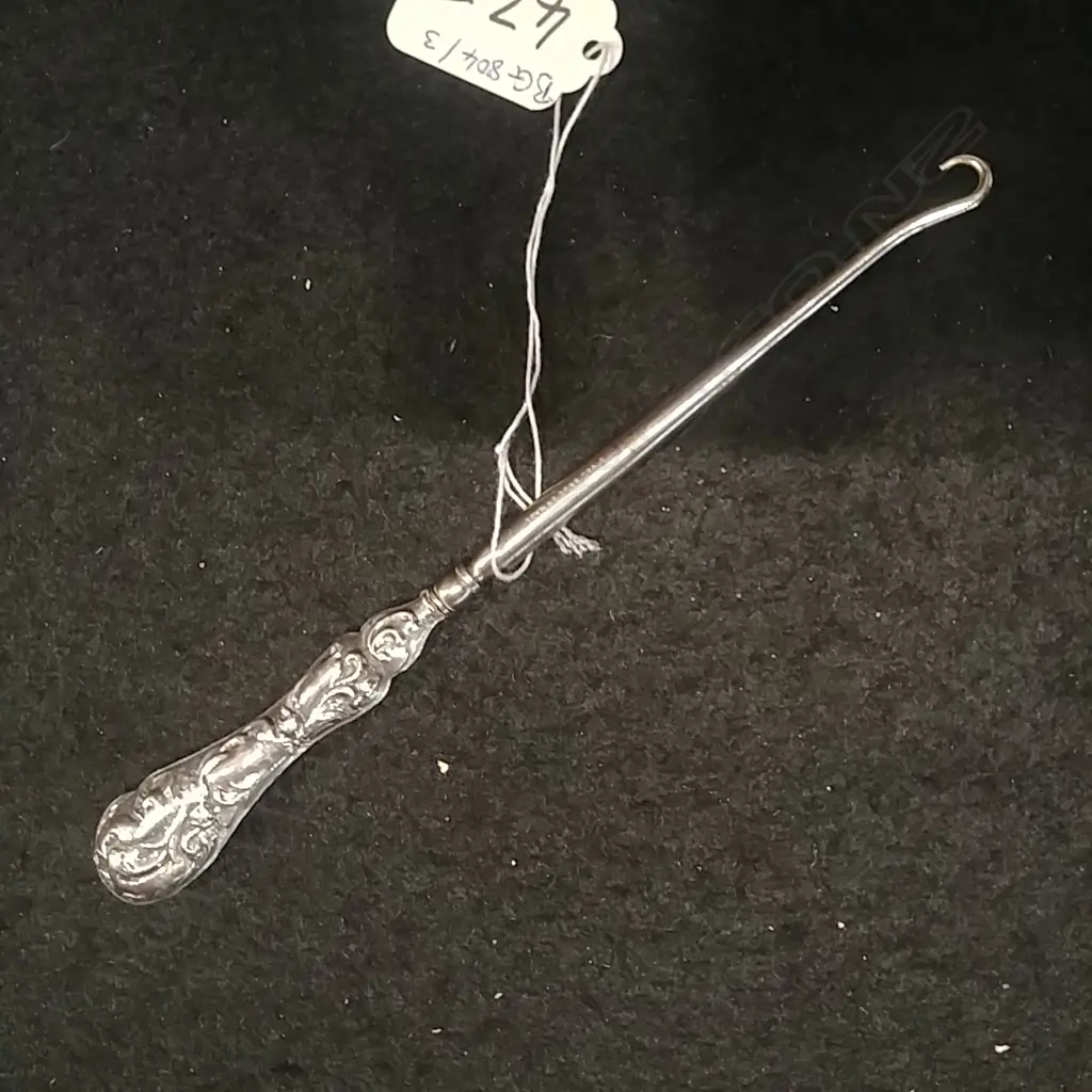 S/SILVER BOOT HOOK Image 1++