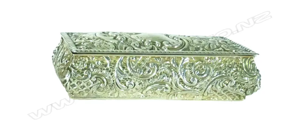 A late Victorian fancy silver vanity box Image 1++