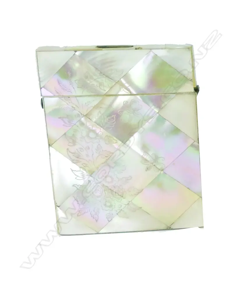 A Victorian mother-of-pearl card case Image 1++