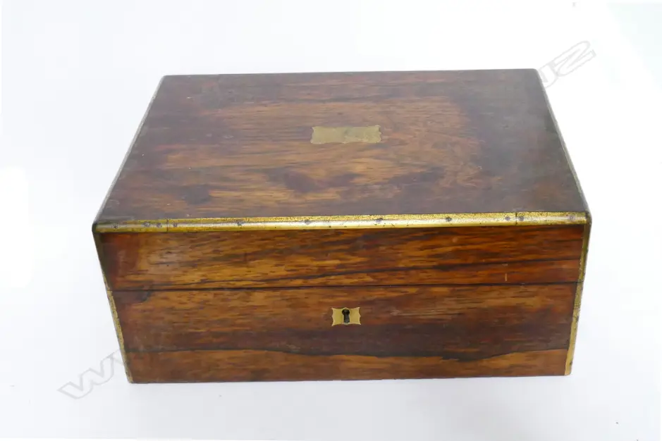 A Victorian quality rosewood and brass inlaid jewel box Image 1++