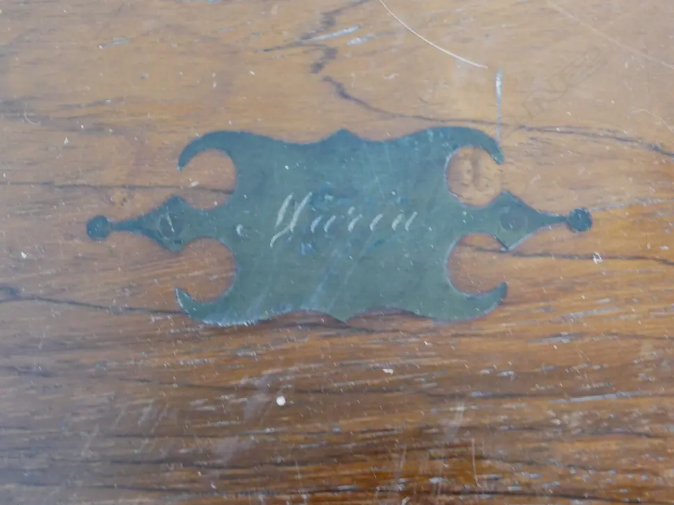 An early 19thC travelling vanity/doctor's box Image 1++