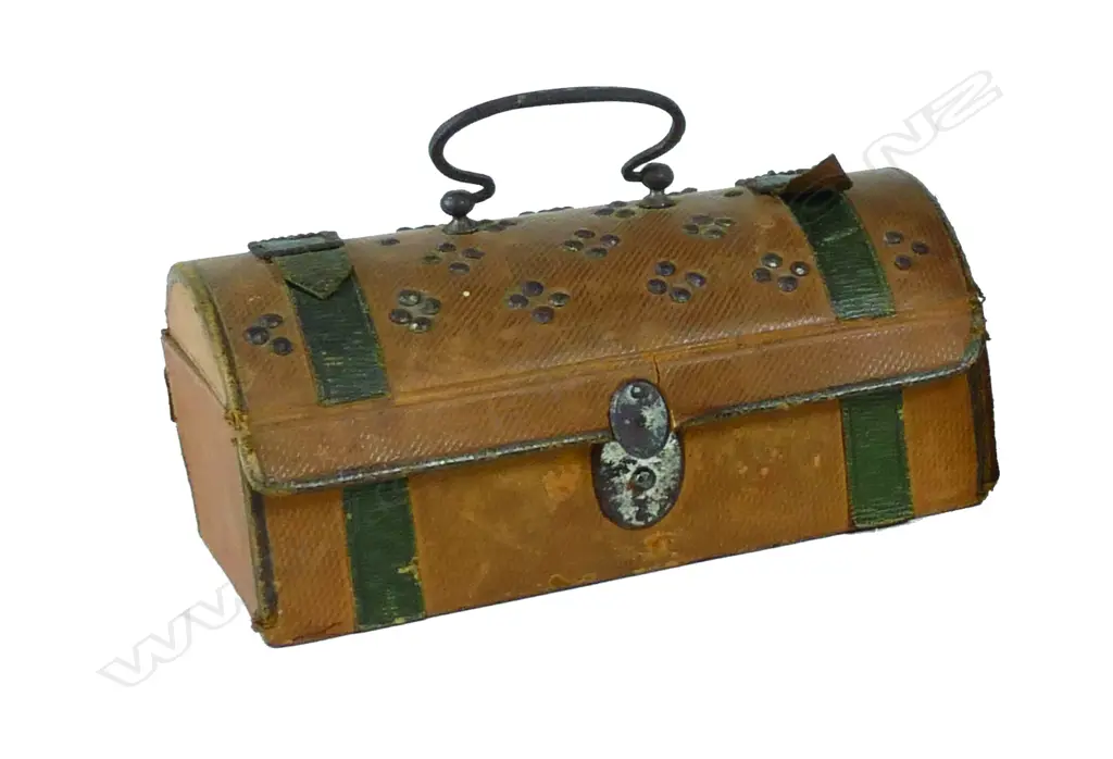 A 19thC small box Image 1++