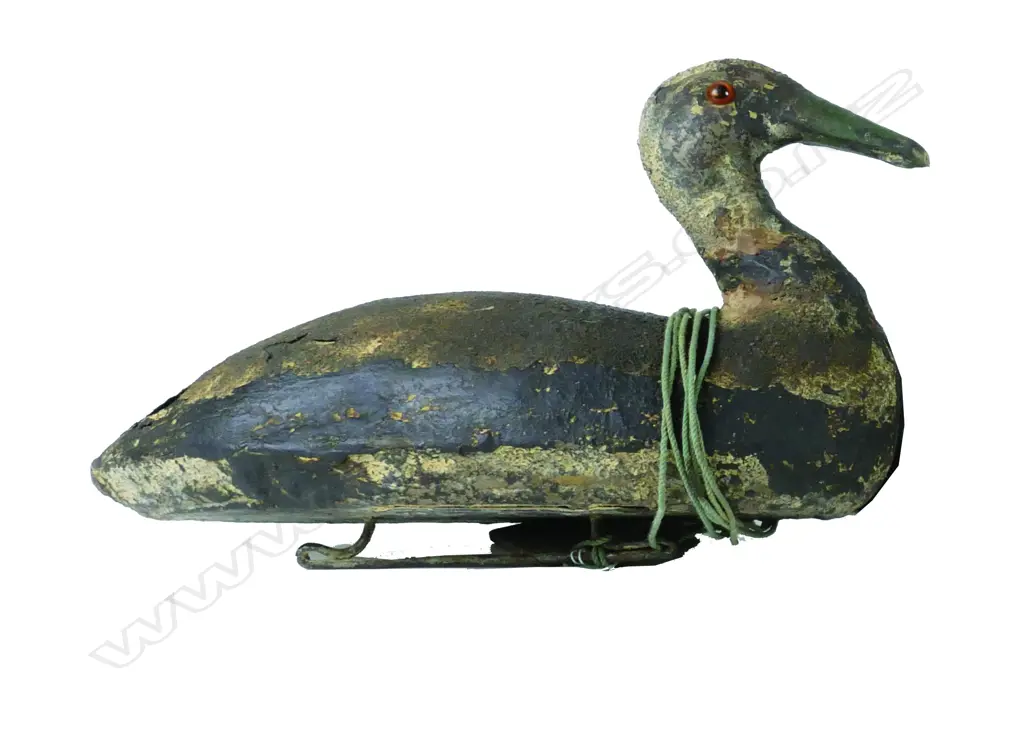 A game bird decoy Image 1++