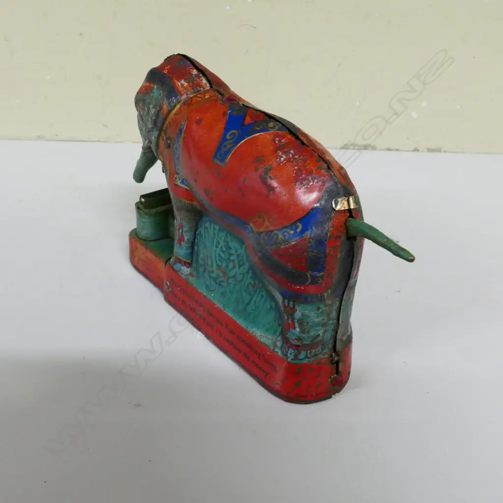 An antique tin plate Royal Trick Elephant mechanical money box Image 1++