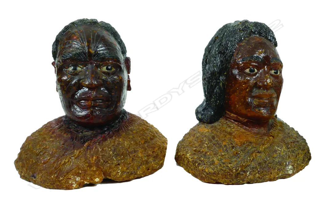 A pair of early 1900s kauri gum busts Image 1++