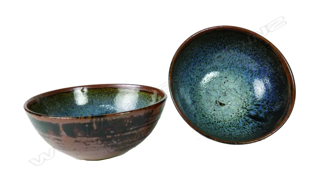 Two small Len Castle bowls Image 1++