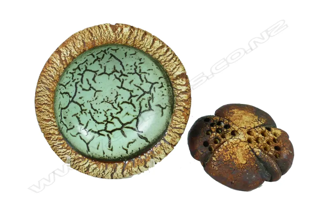 Two small Len Castle pottery items Image 1++