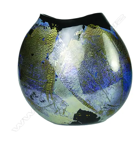 A Gary Nash art glass vase Image 1++