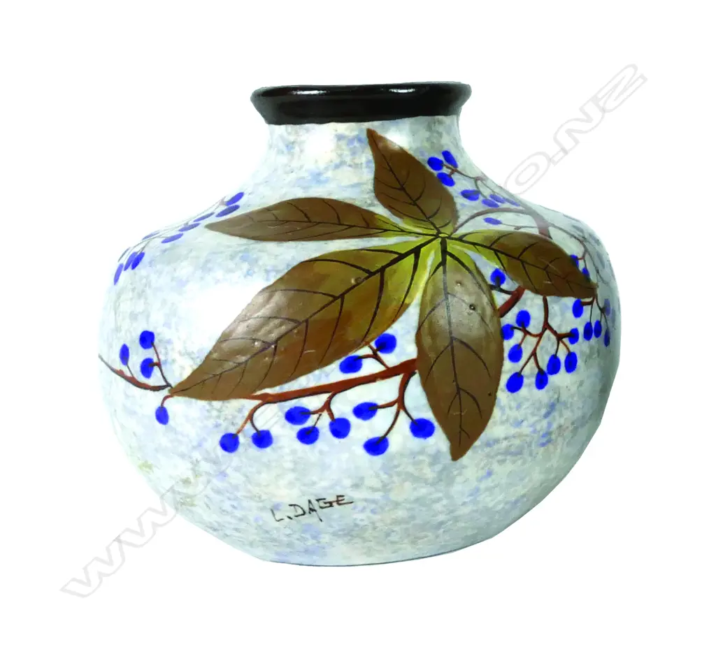 A French Art Deco vase by Louis Dage Image 1++